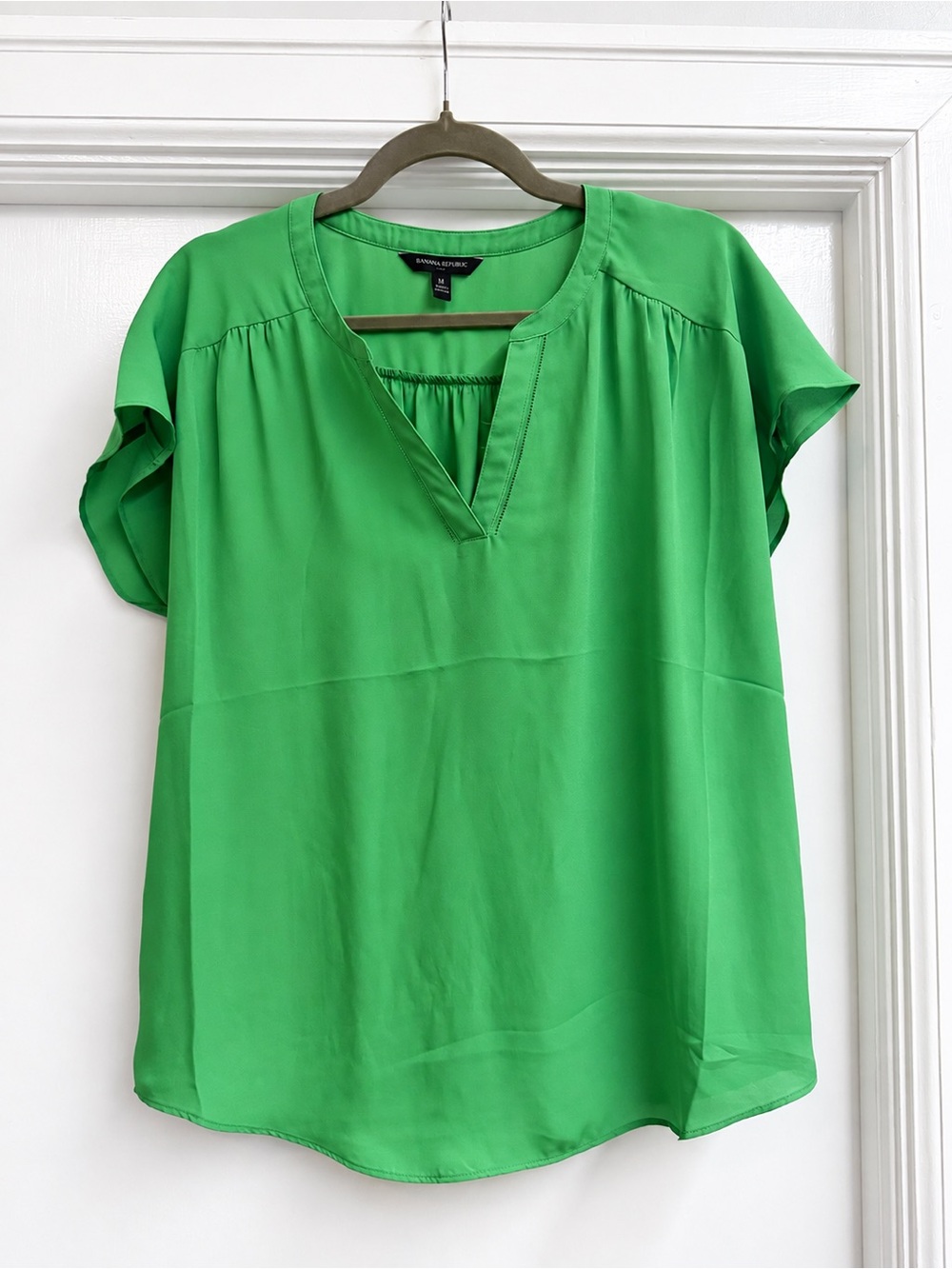 Ann Taylor Green Split V-Neck Short Sleeve Blouse, Size M